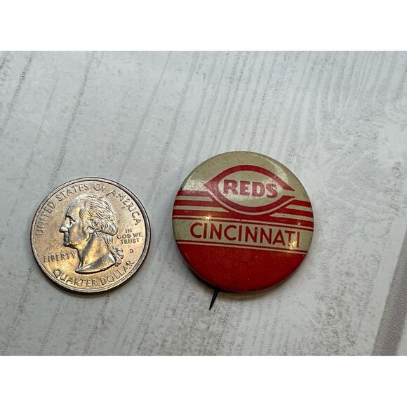 Cincinnati Reds vintage 1940’s original pin antique good condition baseball mlb - Picture 2 of 10